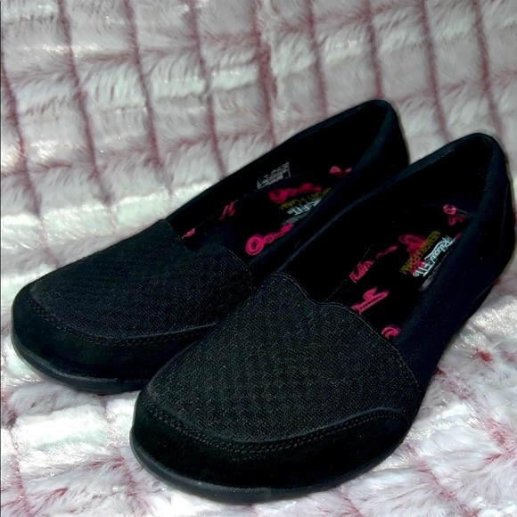 Skechers Black Slip-On Loafers for Everyday Comfort - Picture 6 of 16